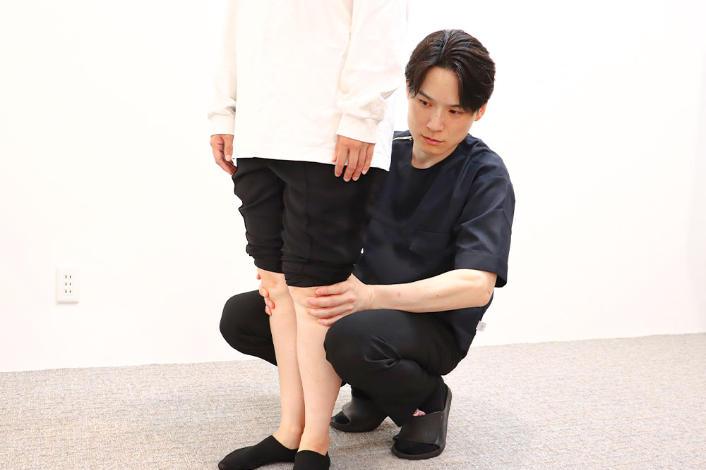 痛みや不調の原因を見極めるため、丁寧にお話を伺いながら、姿勢・動作・筋肉や関節の状態などを一緒に確認していきます。
「なぜその症状が起きているのか」を分かりやすくご説明いたします。
