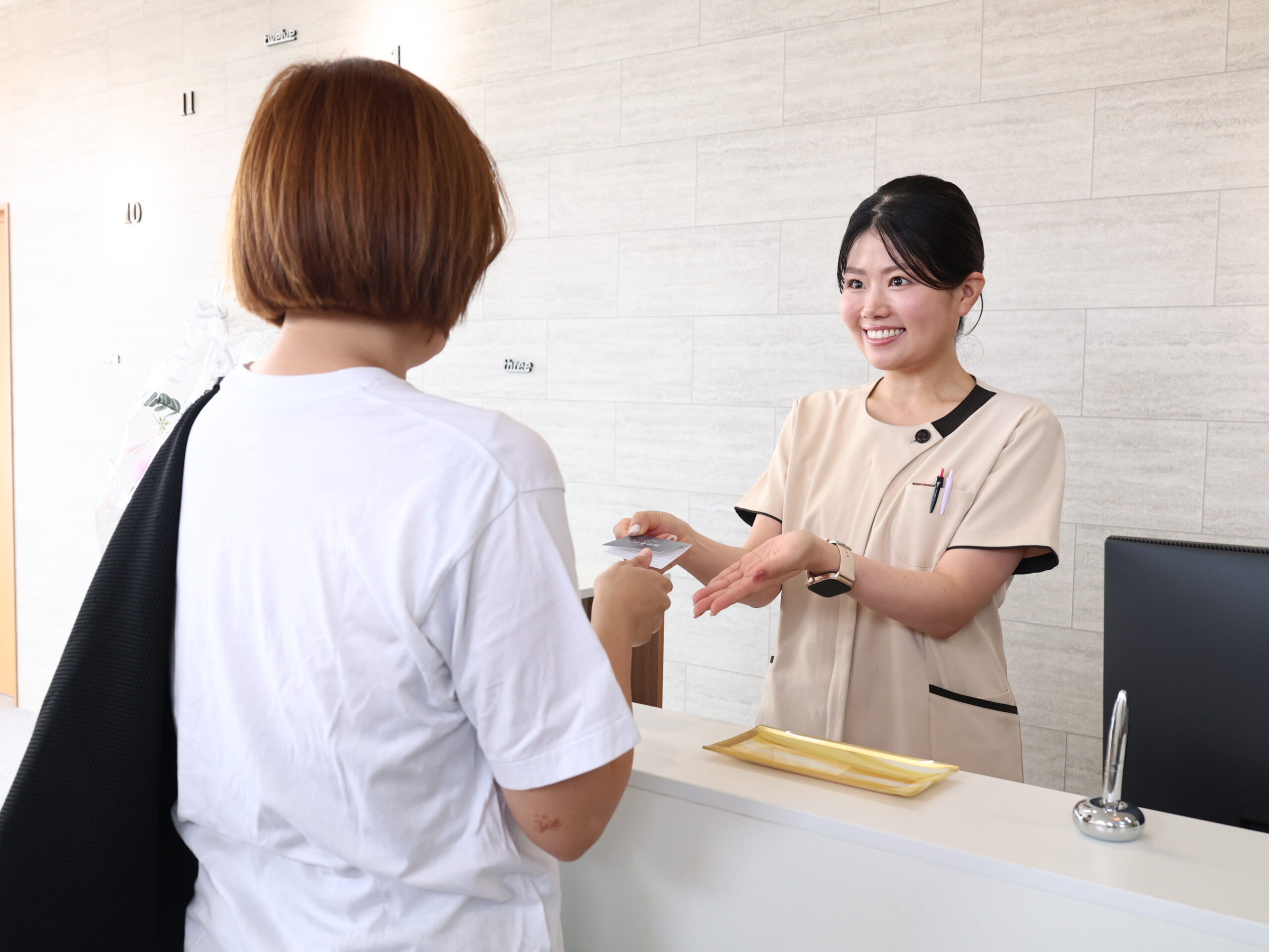 施術料金をお支払いいただき、
「ここでしっかり改善していきたい」と感じていただけた場合は、その場で次回のご予約をお取りいたします。